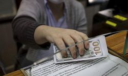 Mehmet Şimşek duyurdu: Yetkisiz döviz alım-satım yapanlara ceza yağdı