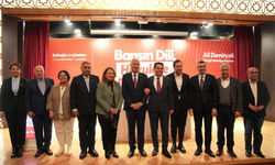 Adana’da Barış, Hukuk ve Demokrasi Buluşması: Ahmet Özer “Türkiye Tarihsel Bir Yol Ayrımında”