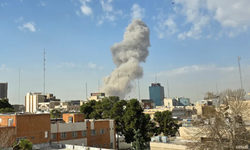 Ortak ABD–İsrail operasyonuyla başlayan İran saldırıları, Tahran’dan İsrail’e ve Körfez’e yayılan patlamalara yol açtı