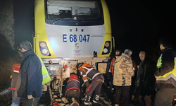 Balıkesir’de Yolcu Treni Raydan Çıktı: 150 Yolcu Tahliye Edildi