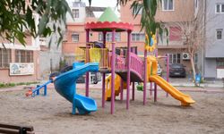 Seyhan Belediyesi, ilçe genelindeki parklarda kapsamlı bir yenileme hamlesi başlattı