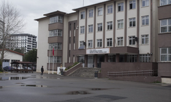 17 Yaşındaki Öğrenci 2 Öğretmenini ve Bir Öğrenciyi Bıçakladı