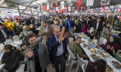 Vahap Seçer; “Herkes üzüntü içindeyken bir lider çıkar ve topluma umut olur”