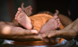 Çocuk Ölümlerini Azaltmadaki İlerleme Yavaşladı: 2024’te 4,9 Milyon Çocuk Beş Yaşına Ulaşamadı