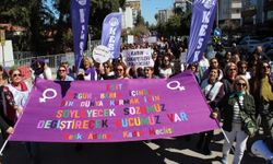 Adana’da Yüzlerce Kadın Emeği, Bedeni ve Kimliği İçin Yürüdü