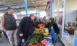 CHP’Lİ EVRİM KARAKOZ ACARLAR PAZARINDA KADIN EMEKÇİLERİ ZİYARET ETTİ