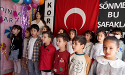 ÇUKUROVA’DA MİNİKLERDEN İSTİKLAL MARŞI’NA ANLAMLI ANMA