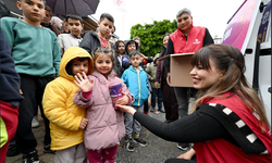 MERSİN BÜYÜKŞEHİR’DEN 13 İLÇEDE 60 BİN ÇOCUĞA BAYRAM HEDİYESİ