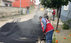 Ceyhan Belediyesi’nden Yol ve Kaldırımlarda Yoğun Mesai