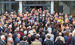 Adana'da, Ekrem İmamoğlu’nun tutuklanmasının 1. Yılı nedeniyle basın açıklaması gerçekleştirildi