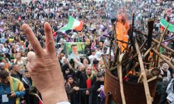 Adana’da Newroz Coşkusu: Mimar Sinan’da Binler Buluştu, “Barış ve Özgürlük” Mesajları Yükseldi