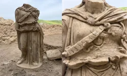 Laodikeia’da 2 metrelik Athena heykeli gün yüzüne çıkarıldı