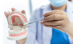 Diş Hekimliğinde Uzmanlık Çıkmazı: “Kadro Bekliyoruz, Uzmanlık Artık Sığınak Değil!”