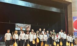 Ceyhan'da Bağlama Kursiyerlerinden Eşsiz Konser: Büyük İlgi Gördü
