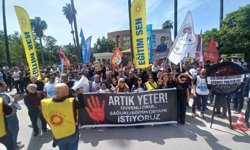 Adana’da eğitimde şiddete karşı yürüyüş: “Okullar karanlığa teslim edilmeyecek”