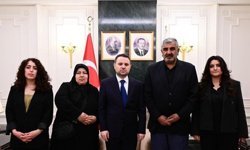 Bakan Gürlek, Rojin Kabaiş’in Ailesiyle Görüştü: “Dosyanın Sonuna Kadar Üzerine Gideceğiz”