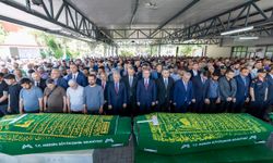 Vahap Seçer, Tarsus ilçesinde yaşanan silahlı saldırı sonucunda hayatını kaybeden yurttaşların cenaze törenine katıldı
