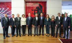 SEÇER: “BU ZOR GÜNLERDE PARTİMİZİN YANINDA OLMAK ZORUNDAYIZ”