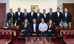CHP’li Büyükşehir Belediye Başkanlarından Ortak Mesaj: “Özgür Özel’in ve Parti Yönetimimizin Yanındayız”