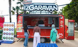 BÜYÜKŞEHİR’İN GASTROKARAVANLARI MERSİN’DE LEZZETİN YENİ ADRESİ OLDU