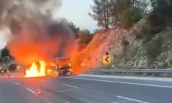 Mersin’de Otoyolda Yolcu Otobüsü Alev Alev Yandı: Facia Son Anda Önledi