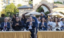 Başkan Seçer İle Meral Seçer, Mersin Cemevi Tarafından Düzenlenen Aşure Programına Katıldı