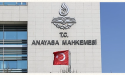 AYM: Kamu Görevinden Çıkarılmak, İrtibat ve İltisak İçin Tek Başına Delil Olamaz