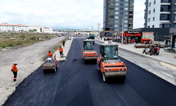 MERSİN BÜYÜKŞEHİR TOROSLAR VE MEZİTLİ’DE YOLLARI DAHA KONFORLU HALE GETİRİYOR