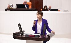 DEM Parti’li Kezban Konukçu’dan Eğitim Emekçilerine Yönelik Polis Müdahalesine Sert Tepki ve Meclis Soru Önergesi