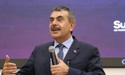 Yusuf Tekin 23 Yıllık Mektupları Açıkladı: "45 Kişilik Sınıfta Ders Yapabilmek Hayaldi"