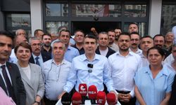 Adana'da 13 CHP İlçe Başkanından Anıl Tanburoğlu'na Destek; Berfu Salıcı Yakıt: "İmzalamadım Ama Aynı Görüşteyim"