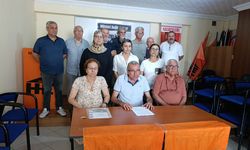 Adana Halkevi'nden ulaşım zamlarına tepki: "Müşteri değil, halkız"