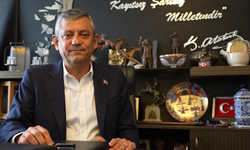CHP'de tarihi kopuş: Özgür Özel ve 91 milletvekili istifa etti, yeni parti resmen kuruluyor