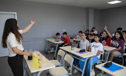 MERSİN BÜYÜKŞEHİR KURS MERKEZLERİ YAZ TATİLİNDE DE ÖĞRENCİLERİN YANINDA