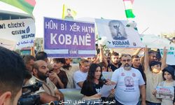 Kobani'de binlerce kişi sokakta: "Resmi belgelerde Ayn el-Arab değil, Kobani yazılsın"