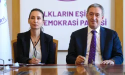DEM Parti çerçeve yasa teklifini imzaladı: "Bu bir kök yasadır, şimdiden 86 milyona hayırlı olsun"