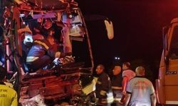 Gaziantep’te yolcu otobüsü TIR’a çarptı: 2 kişi hayatını kaybetti, 17 kişi yaralandı