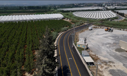 MERSİN BÜYÜKŞEHİR’DEN AKDENİZ İLÇESİ’NİN ÜRETİM VE SANAYİ HATTINDA ÖNEMLİ YOL ÇALIŞMASI