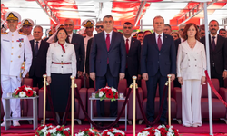 Vahap Seçer ve Meral Seçer, Mersin’de 30 Ağustos Coşkusuna Ortak Oldu