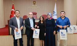 YÜREĞİR’DE BAŞARILI ÖĞRENCİLERE TABLET ÖDÜLÜ