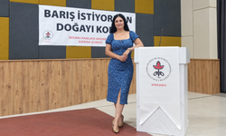 Meral Bayram, “Direnişin Kadın Hâli”nde sessizce taşınan hayatlara kulak veriyor