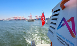 Mersin’de deniz temizliği yetki sürecine takılmadı: Büyükşehir ekipleri sahada