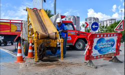 Mersin’de kuvvetli yağışa karşı MESKİ ekipleri sahada
