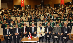 Çukurova Üniversitesi Yeni Akademik Yıla Başladı: Mustafa Şentop’tan Öğrencilere “Kendi Yolunuzu Çizin” Mesajı