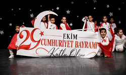 SEYHAN BELEDİYESİ’NDE MİNİKLERLE CUMHURİYET COŞKUSU