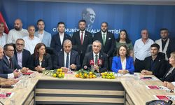 CHP’li Müslüm Sarı Adana’da: İktidara ve Özgür Özel’e Eleştiriler