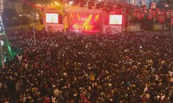 Adana’da kurtuluşun 100. yıl coşkusu sel olup taştı