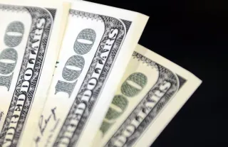 İstanbul serbest piyasada dolar 28,90  liradan, euro 31,68 liradan haftaya başladı.
