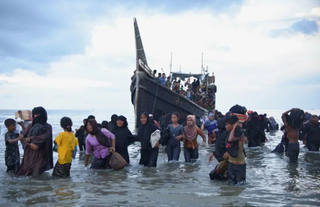 Rohingyalılar Cox's Bazar ve çevresindeki kamplarda artan vahşetten kaçtı