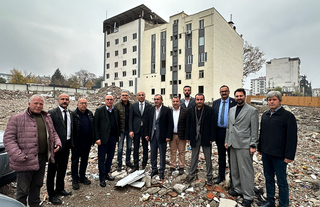 KAHRAMANMARAŞ’A GİDEN CHP’Lİ TANAL SIRALADI  DEPREM BÖLGESİNDE KEŞMEKEŞLİK!